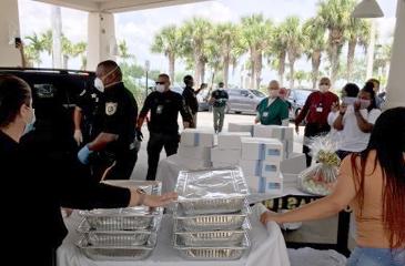 PBSO delivering lunch to LMC